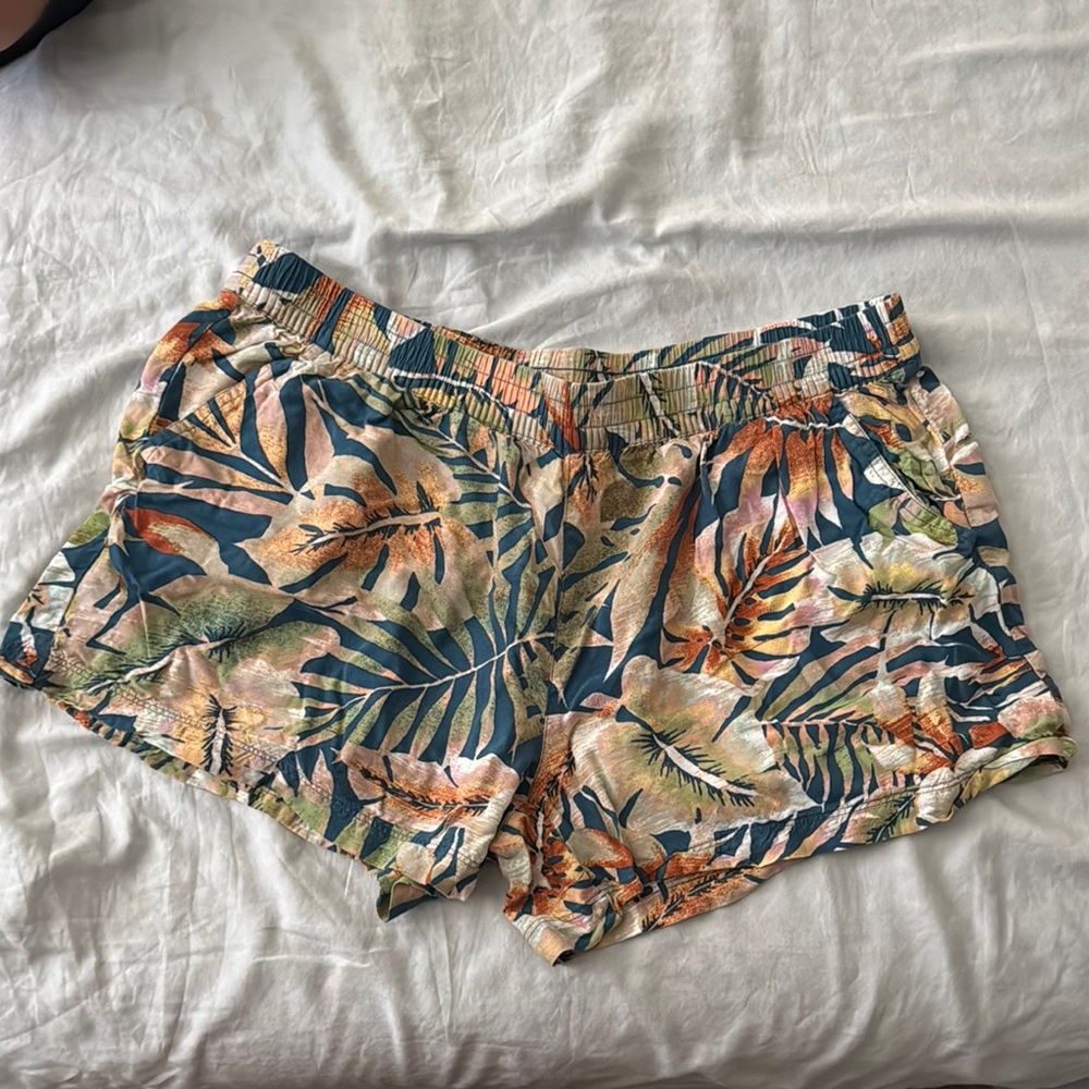 Natural Reflections Tropical Leaf Print Women's Shorts